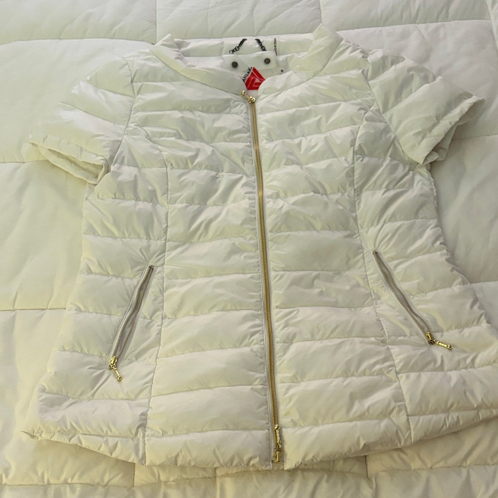 Lightweight Short-Sleeve Quilted Jacket - White